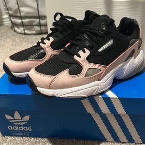 Adidas Falcon
